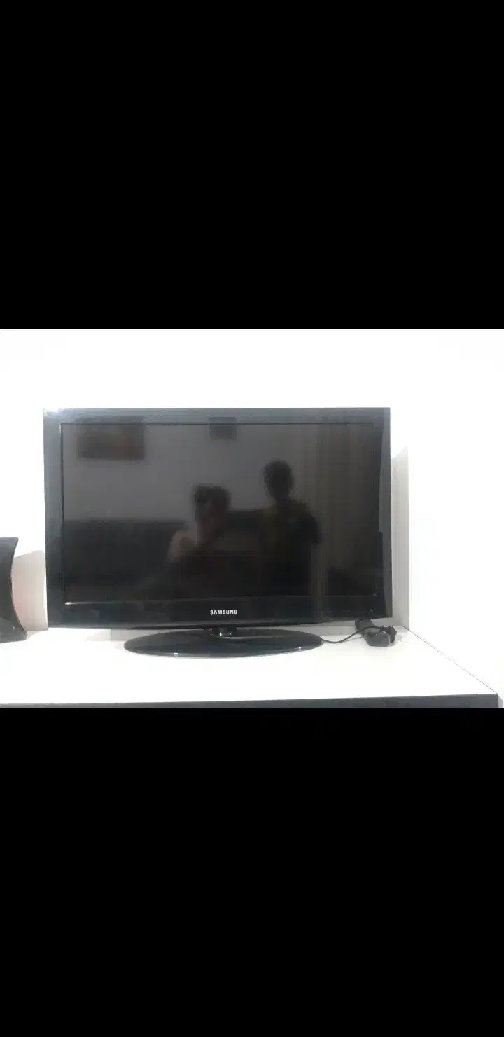 تلویزیون ال سی دی ۳۲اینچ نیازبه تعمیر|تلویزیون و پروژکتور|فردوسیه, |دیوار