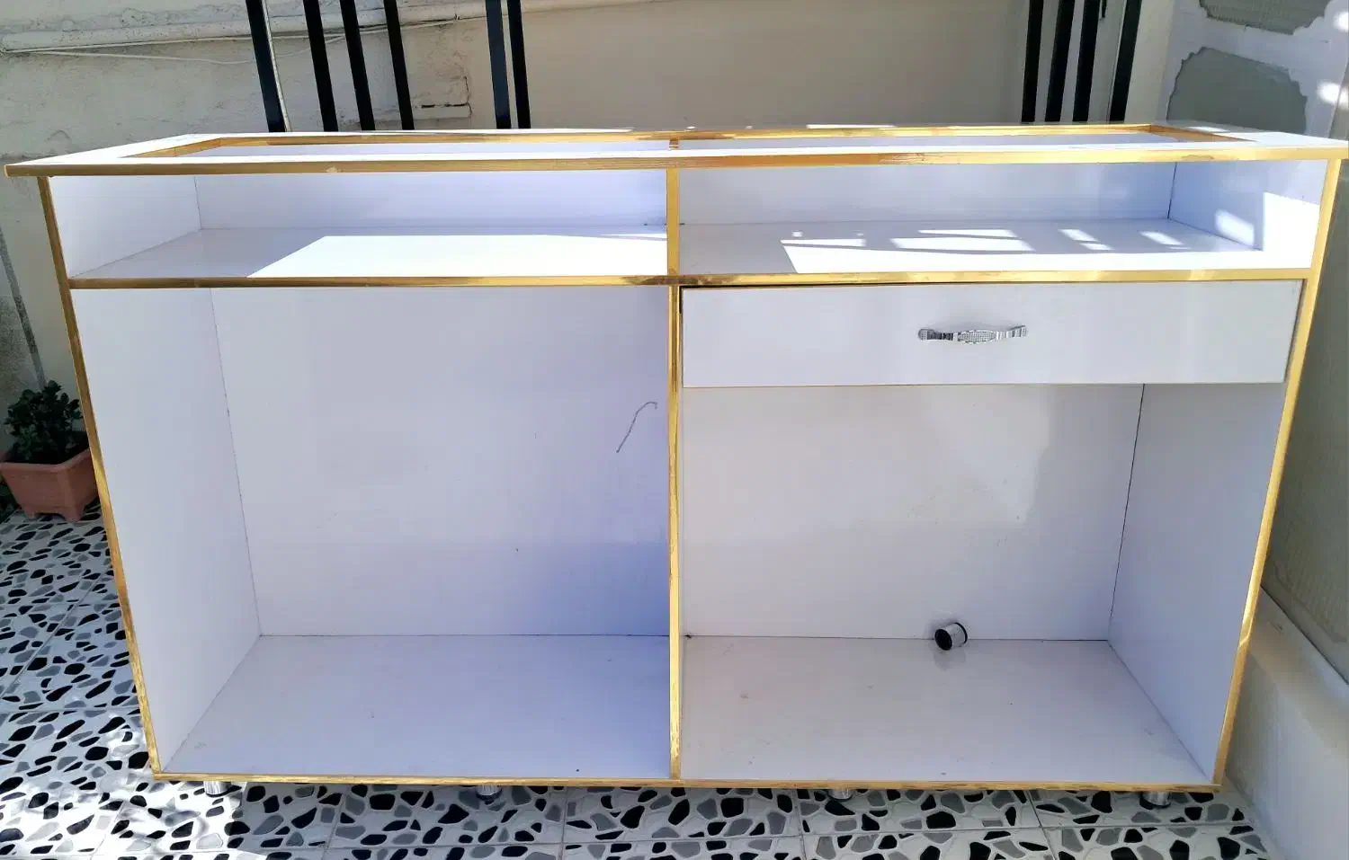 میز|مبلمان اداری|فیروزآباد (فارس), |دیوار