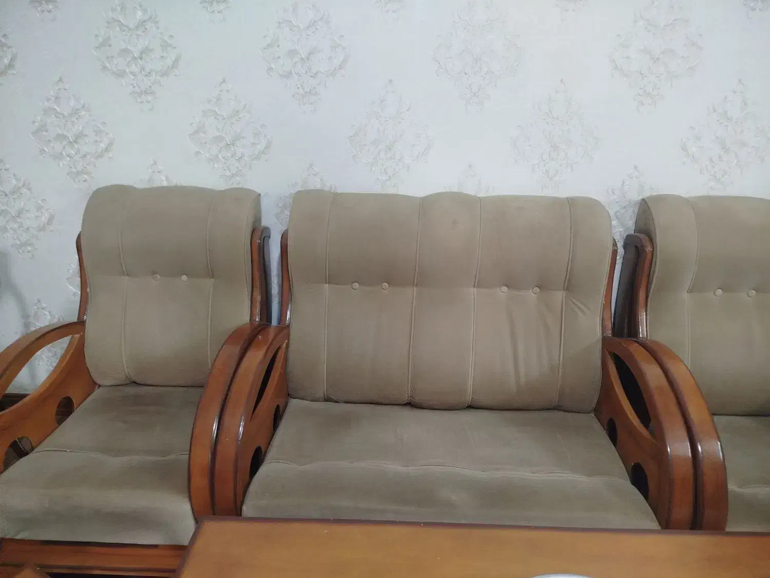 مبل|مبلمان خانگی و میز عسلی|فولادشهر, B4|دیوار