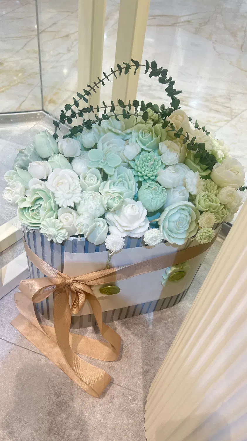 باکس گل شمعی بی نهایت|گل مصنوعی|تهران, صادقیه|دیوار