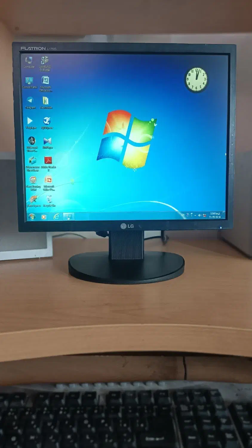 مانیتور 17 اینچی LG|قطعات و لوازم جانبی رایانه|بهشهر, |دیوار