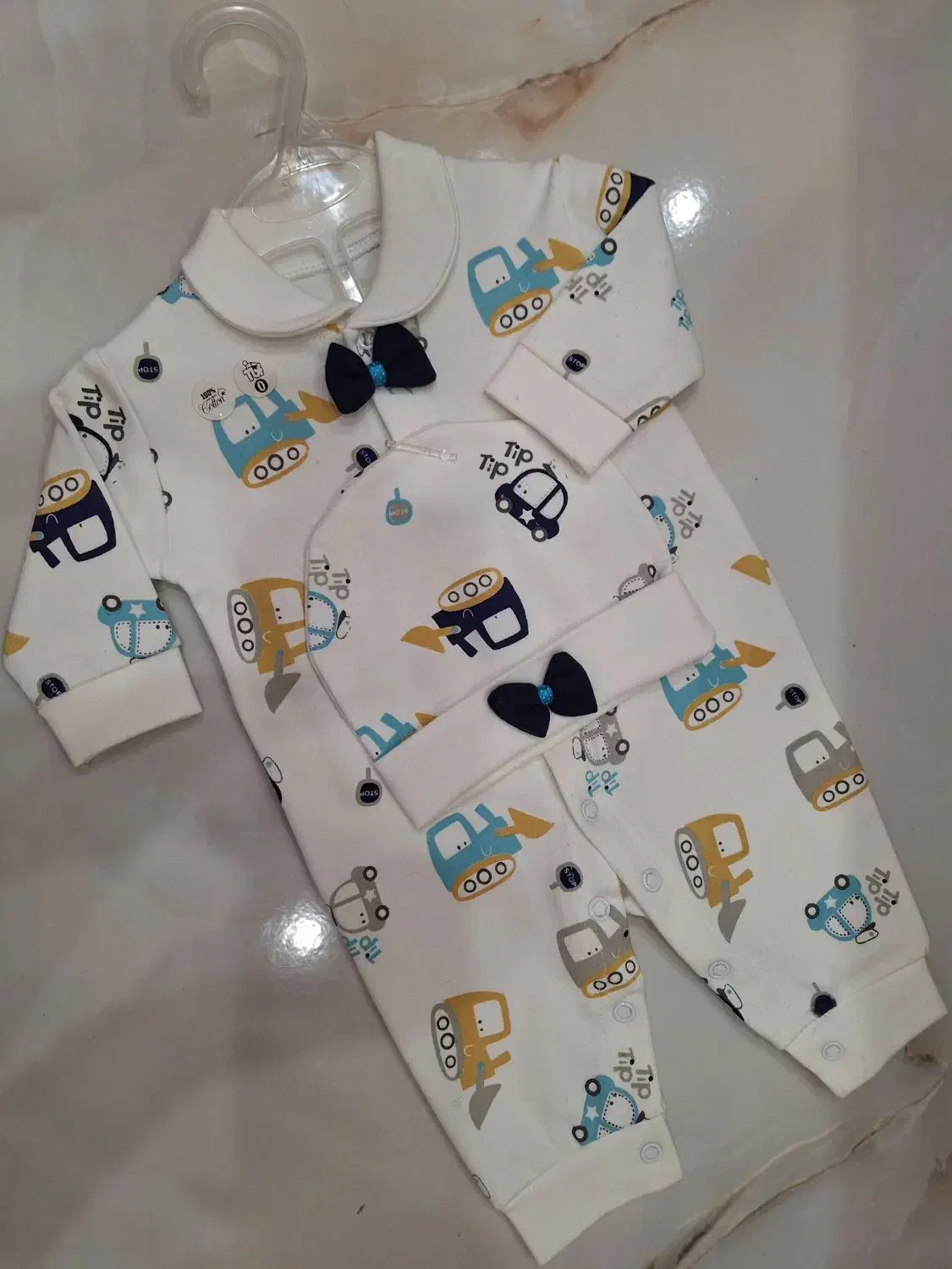 سرهمی نوزاد پسرانه|کفش و لباس بچه|اندیشه, اندیشه فاز ۱|دیوار