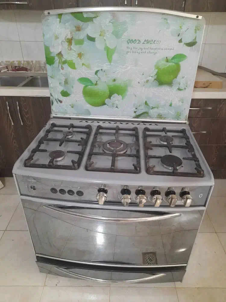 گاز ۵ شعله ۲ تا فر جوجه گردون و ....|اجاق گاز و لوازم برقی پخت‌وپز|شاهین‌شهر, گزبرخوار|دیوار