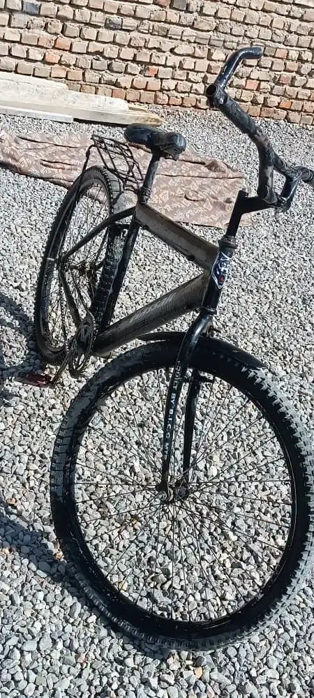 دوچرخه|دوچرخه، اسکیت، اسکوتر|خاش, |دیوار