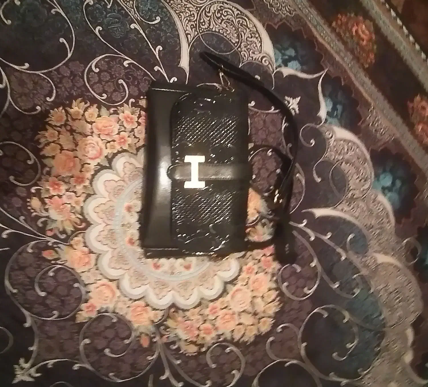 کیف نو|کیف، کفش، کمربند|فردیس, منظریه|دیوار