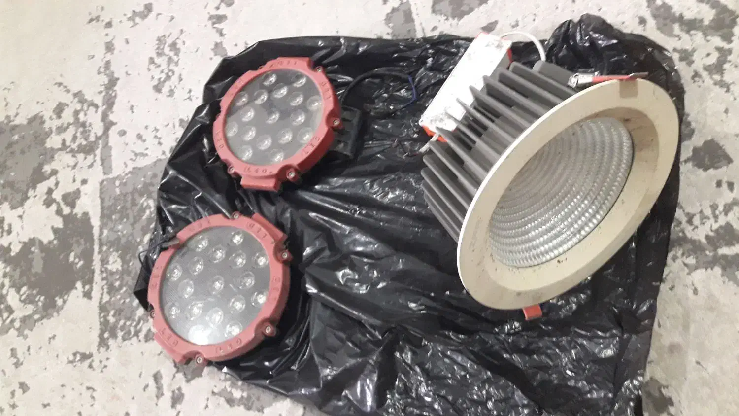 پروژکتور|لامپ و چراغ|رشت, کوی قدس|دیوار