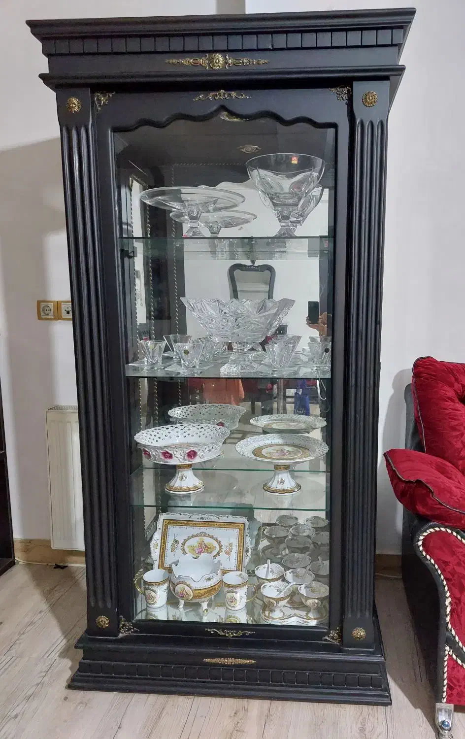 بوفه سالمو تمیز قیمت سه تا چیپس فقط۵۰۰هزار تومن|بوفه، ویترین، کنسول|گرگان, |دیوار