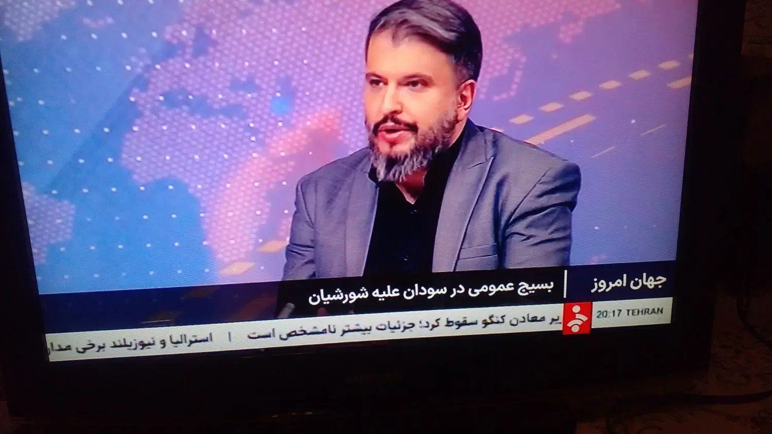 تلویزیون سامسونگ ۳۲ اینچ|تلویزیون و پروژکتور|همدان, |دیوار