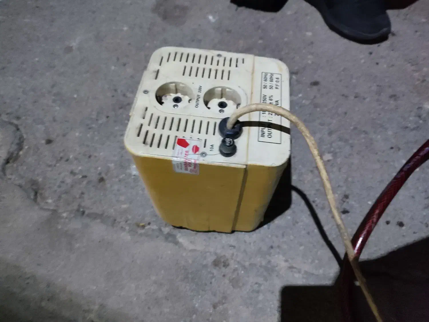 محافظ برق اکو|سایر لوازم برقی|قم, شاه ابراهیم|دیوار