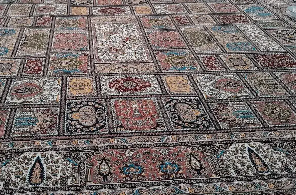 فرش خشتی طرح شکارگاه|فرش|لردگان, |دیوار