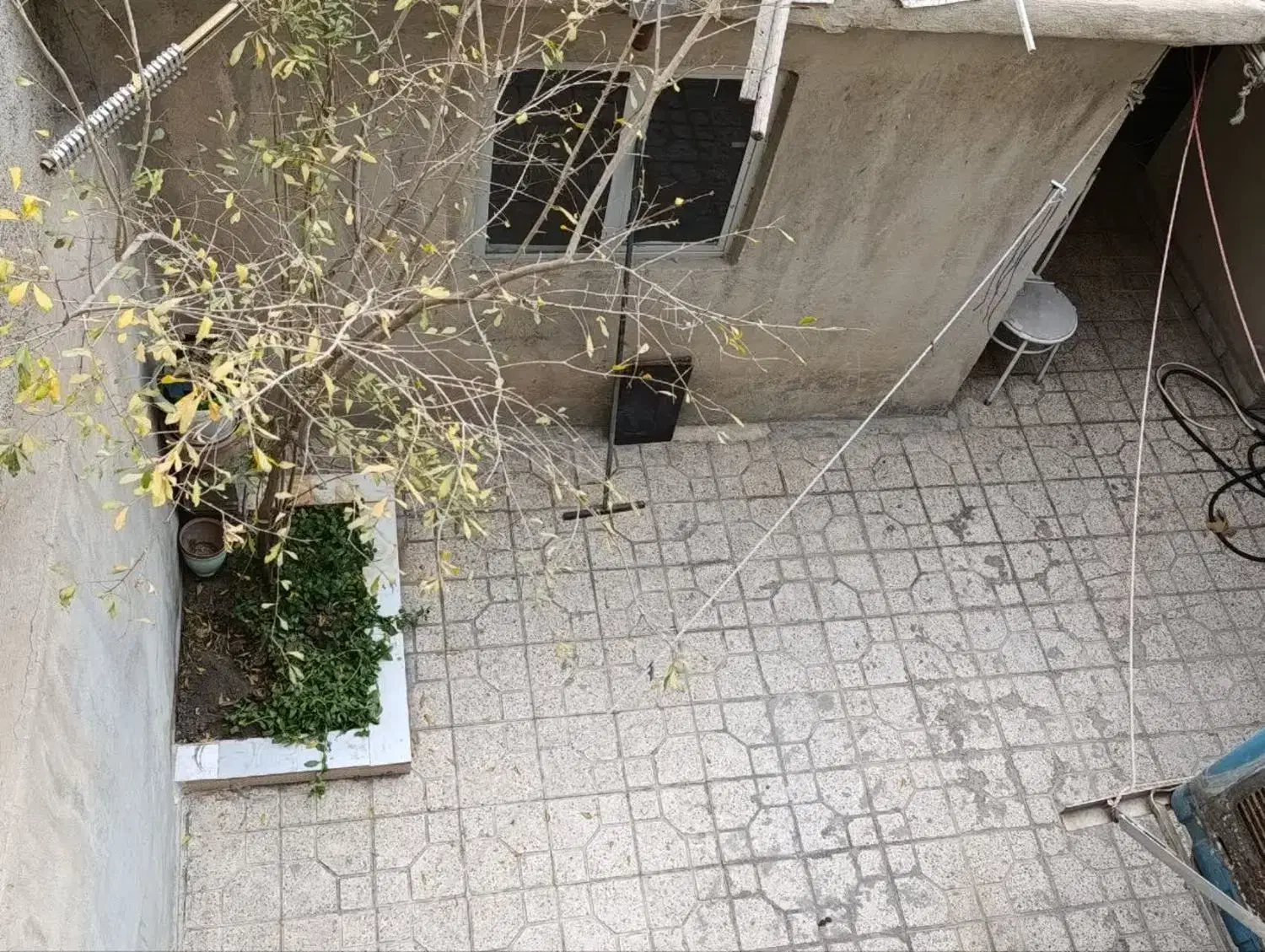 یک واحد خانه حیاط دار ویلایی