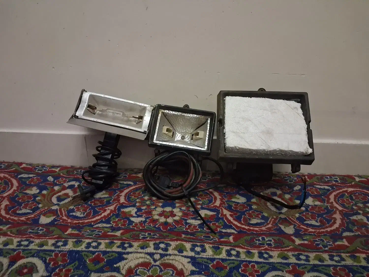 ۳ عدد پراژکتور قدیمی ۱۰۰۰ وات|تلویزیون و پروژکتور|تهران, حکیمیه|دیوار