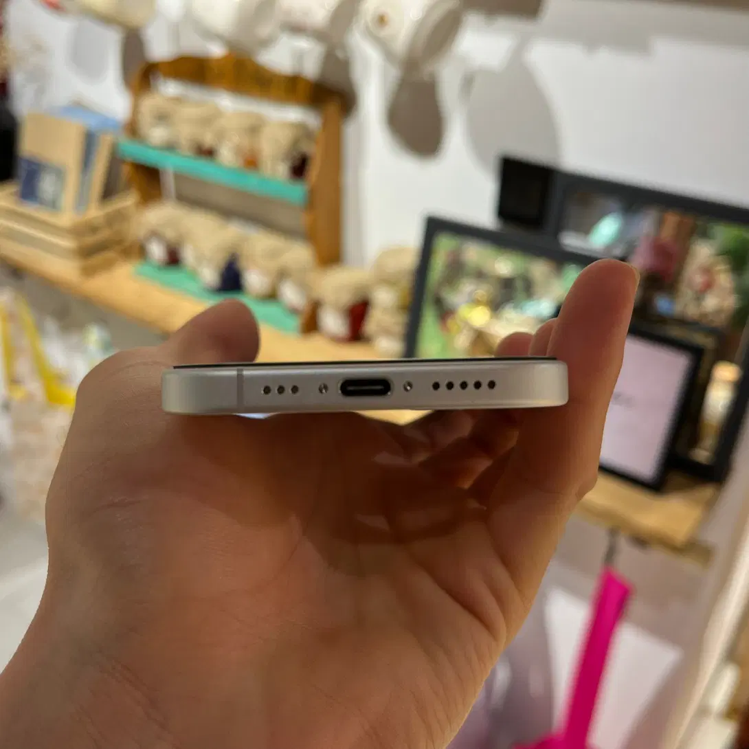 iPhone 16 white normal 128 gig|موبایل|رشت, صفاری|دیوار
