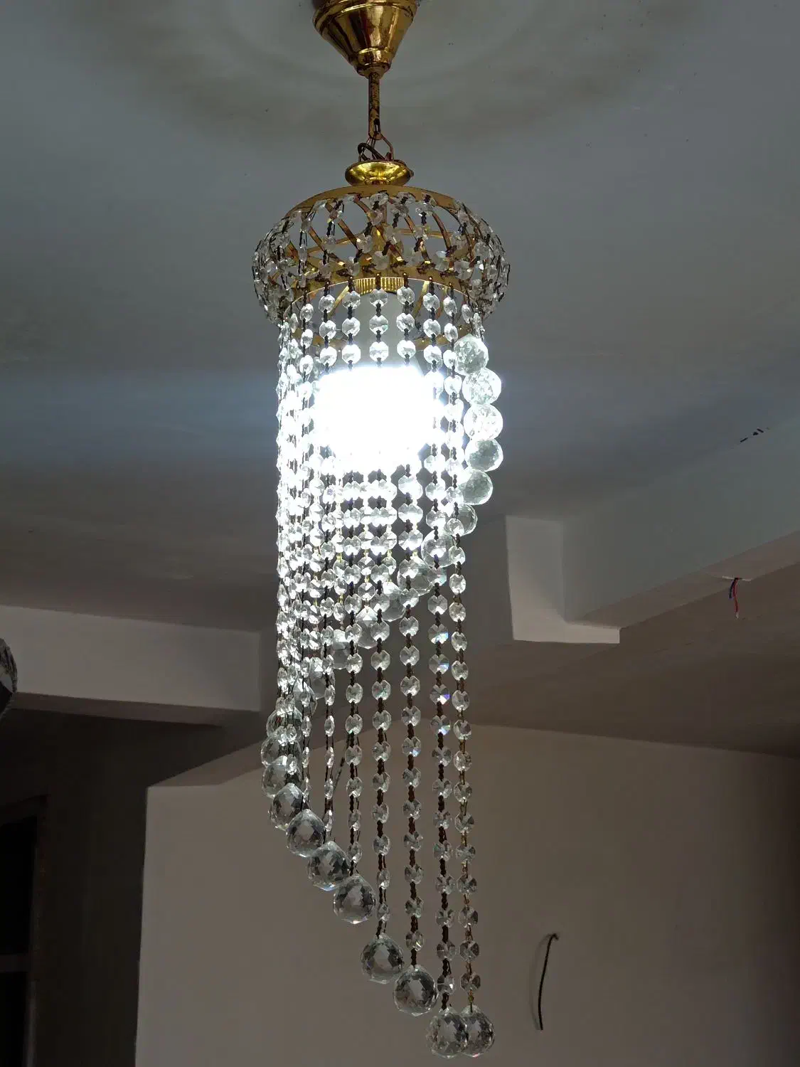 لوستر آبشار شیک وبسیار تمیز|لوستر و چراغ آویز|اهواز, کوروش|دیوار