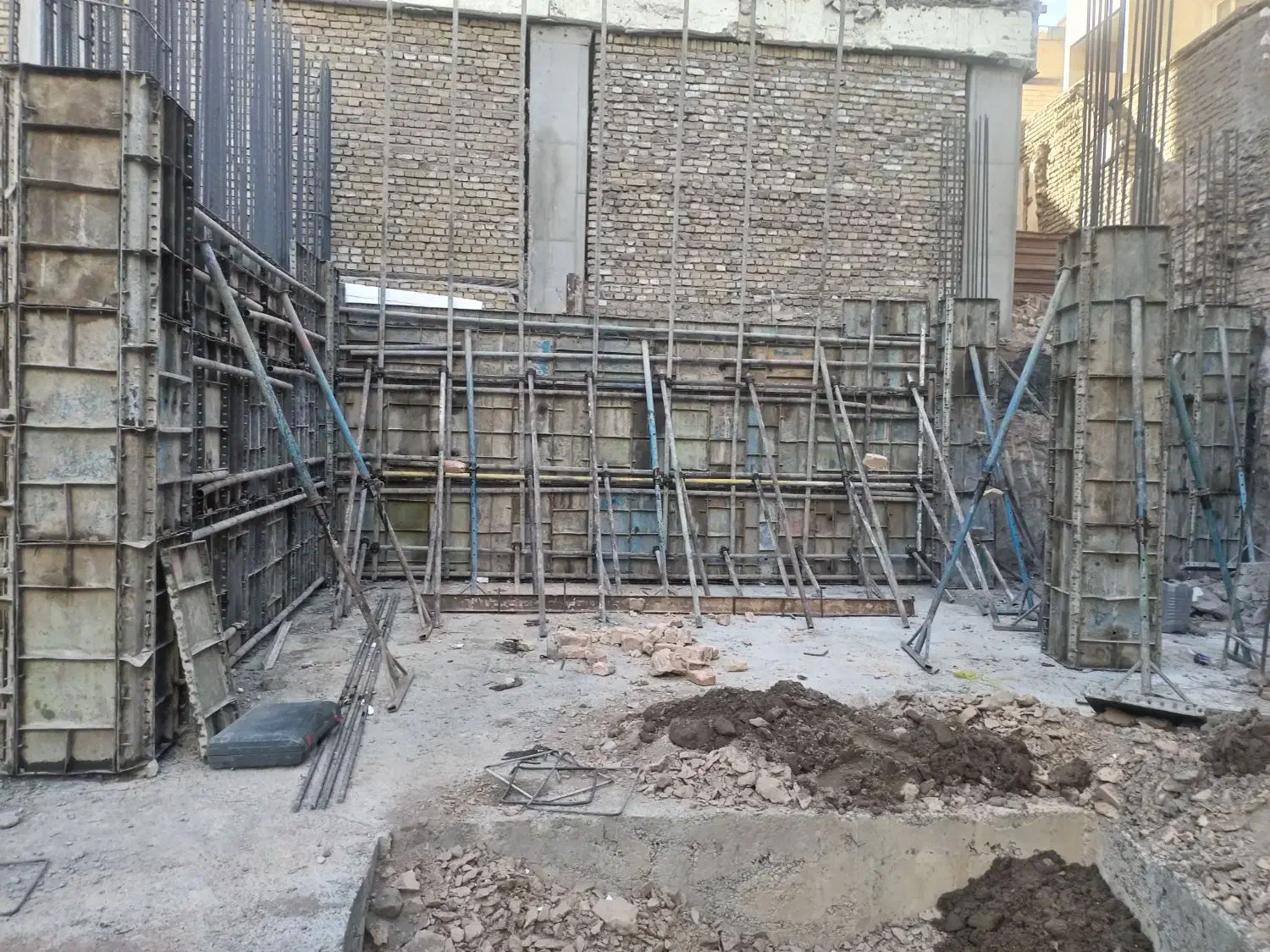 آرماتوربندی اسکلت بتن|استخدام معماری، عمران و ساختمانی|سبزوار, عظیمیان|دیوار