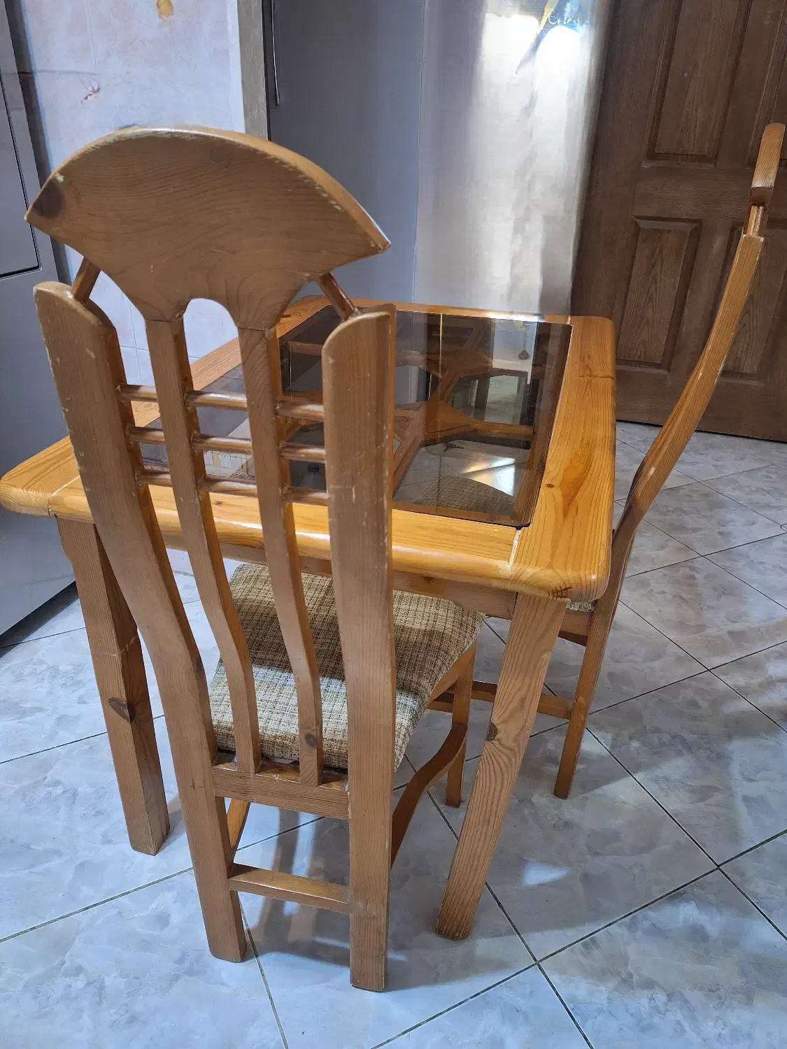 میز و صندلی چهارنفره|میز و صندلی غذاخوری|رشت, بلوار گیلان|دیوار