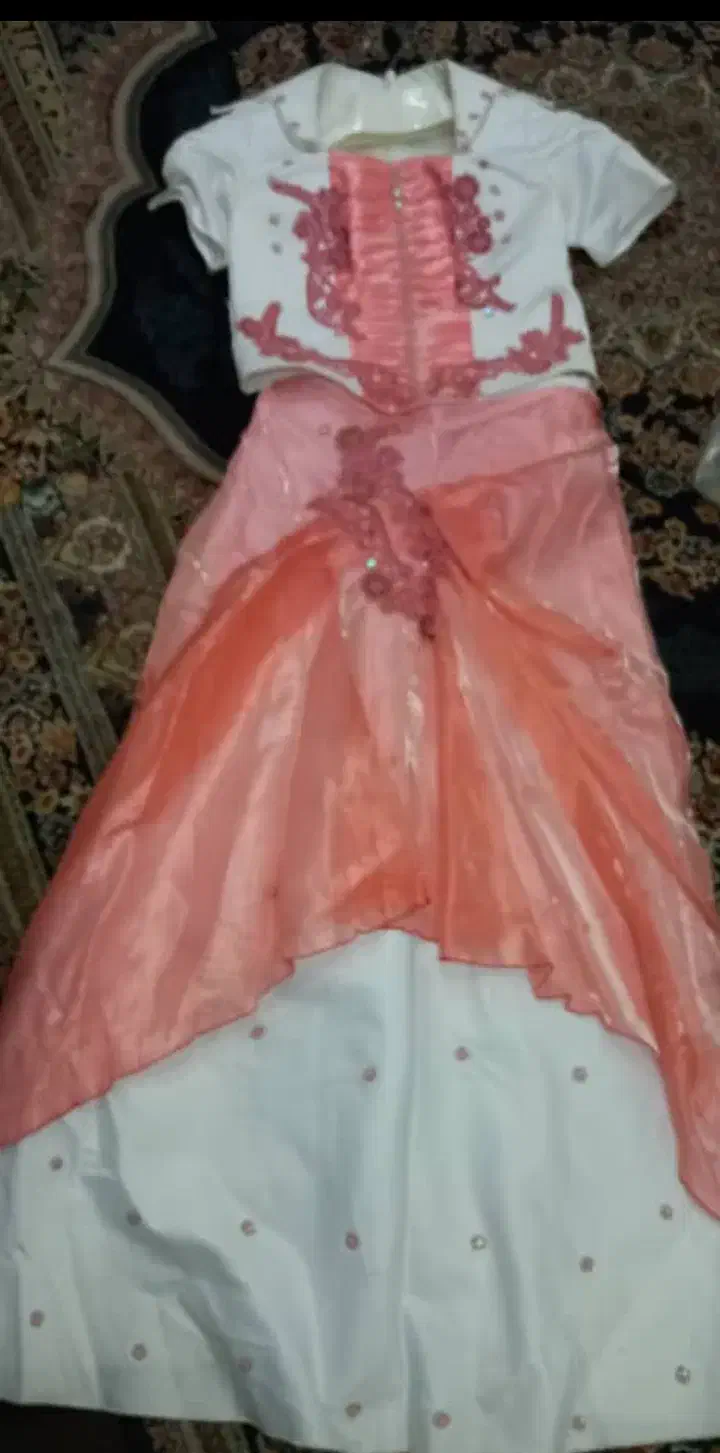 لباس مجلسی|لباس|لاهیجان, گلستان|دیوار