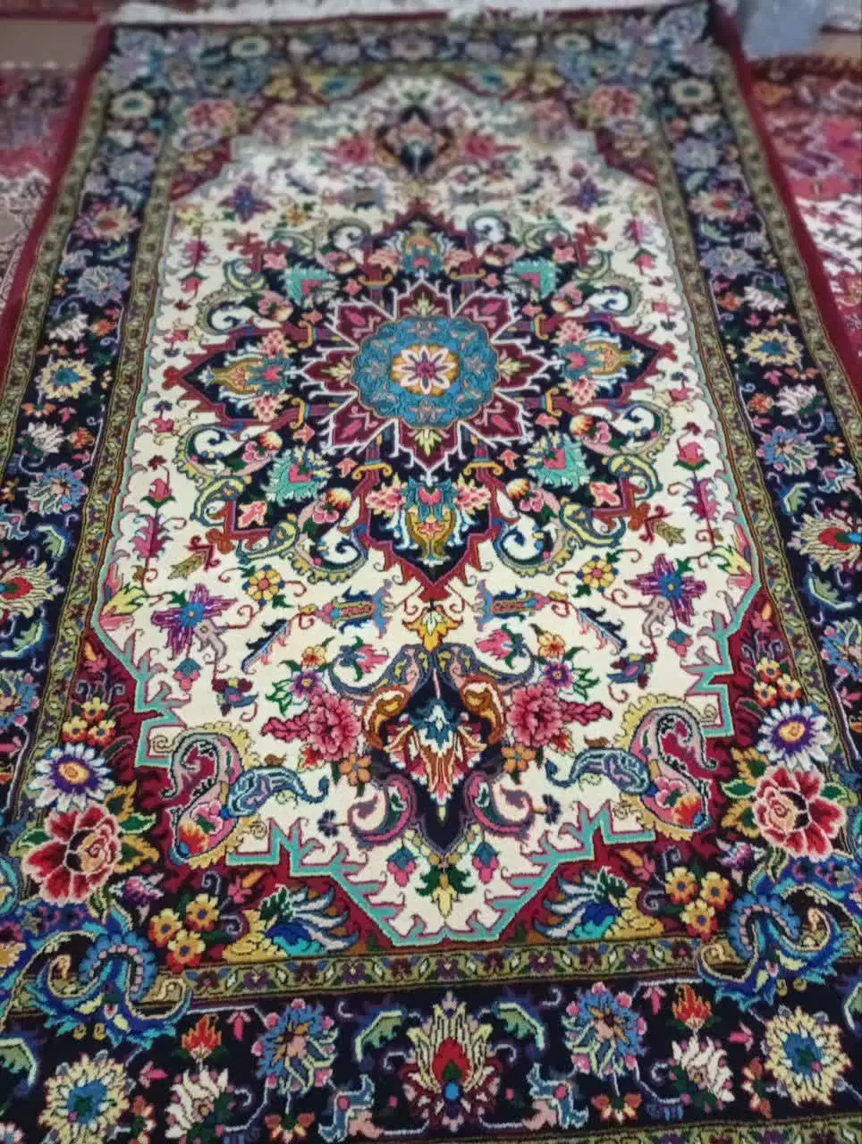 فرش سالاری 21رنگ بافت خوب|فرش|تبریز, |دیوار