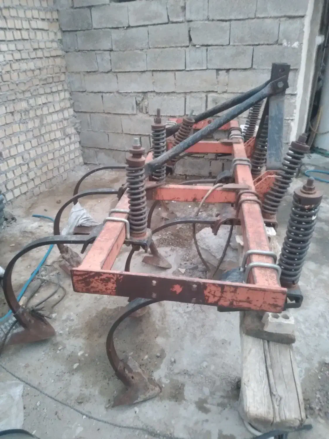 پنجه غازی ایران تاکا|ابزارآلات|بهبهان, |دیوار