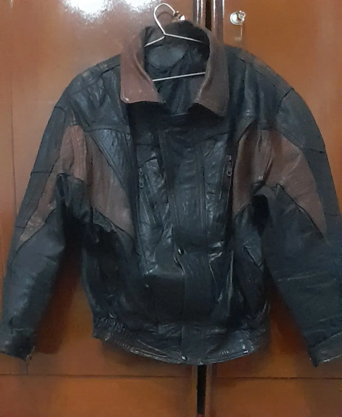 کاپشن چرمی اصل|لباس|بسطام, |دیوار