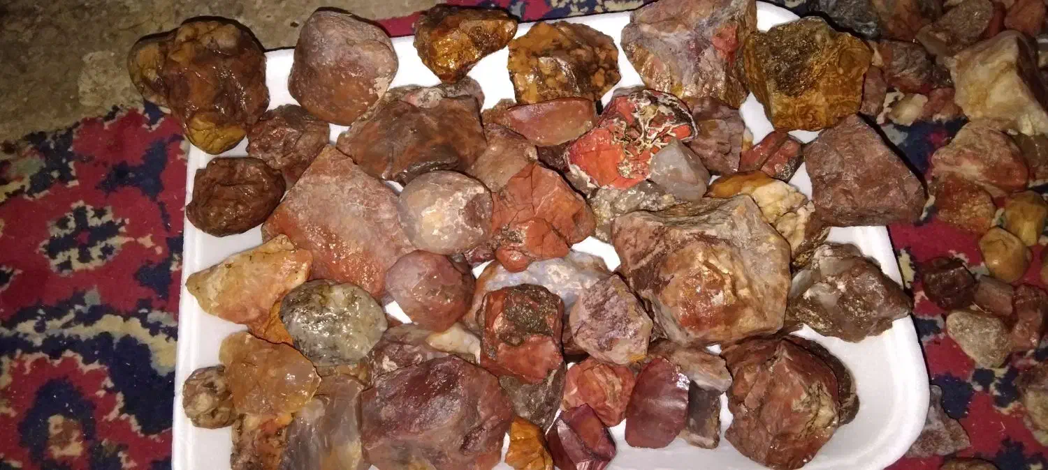 انواع سنگهای عقیق وجاسپرو...تراش نخورده .|جواهرات|تفت, |دیوار