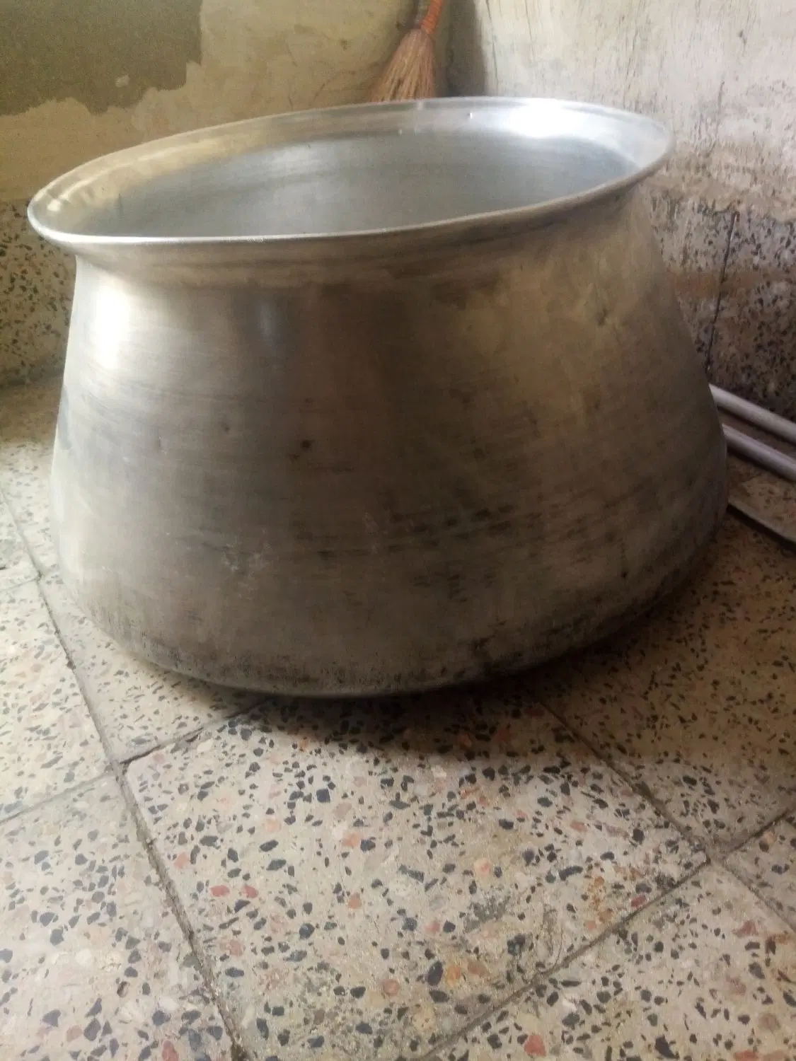 دیگ|ظروف پختوپز|ارومیه, |دیوار
