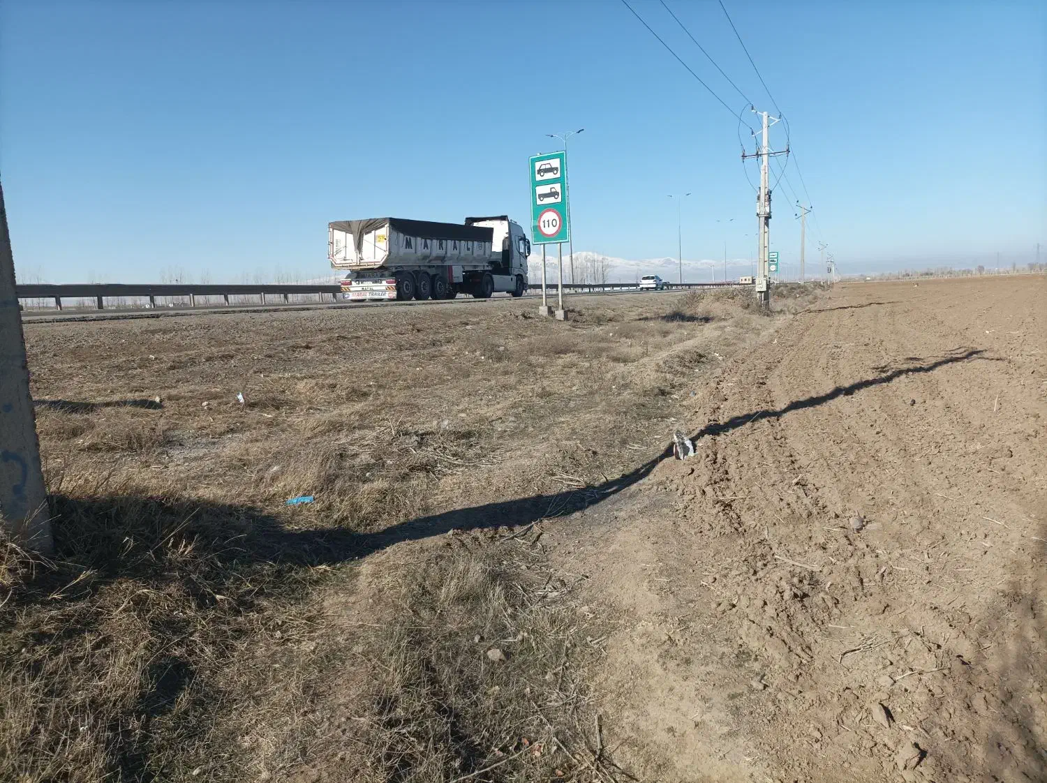 زمین بر اصلی اتوبان تهران به سمت اردبیل|فروش زمین و ملک کلنگی|هیر, |دیوار