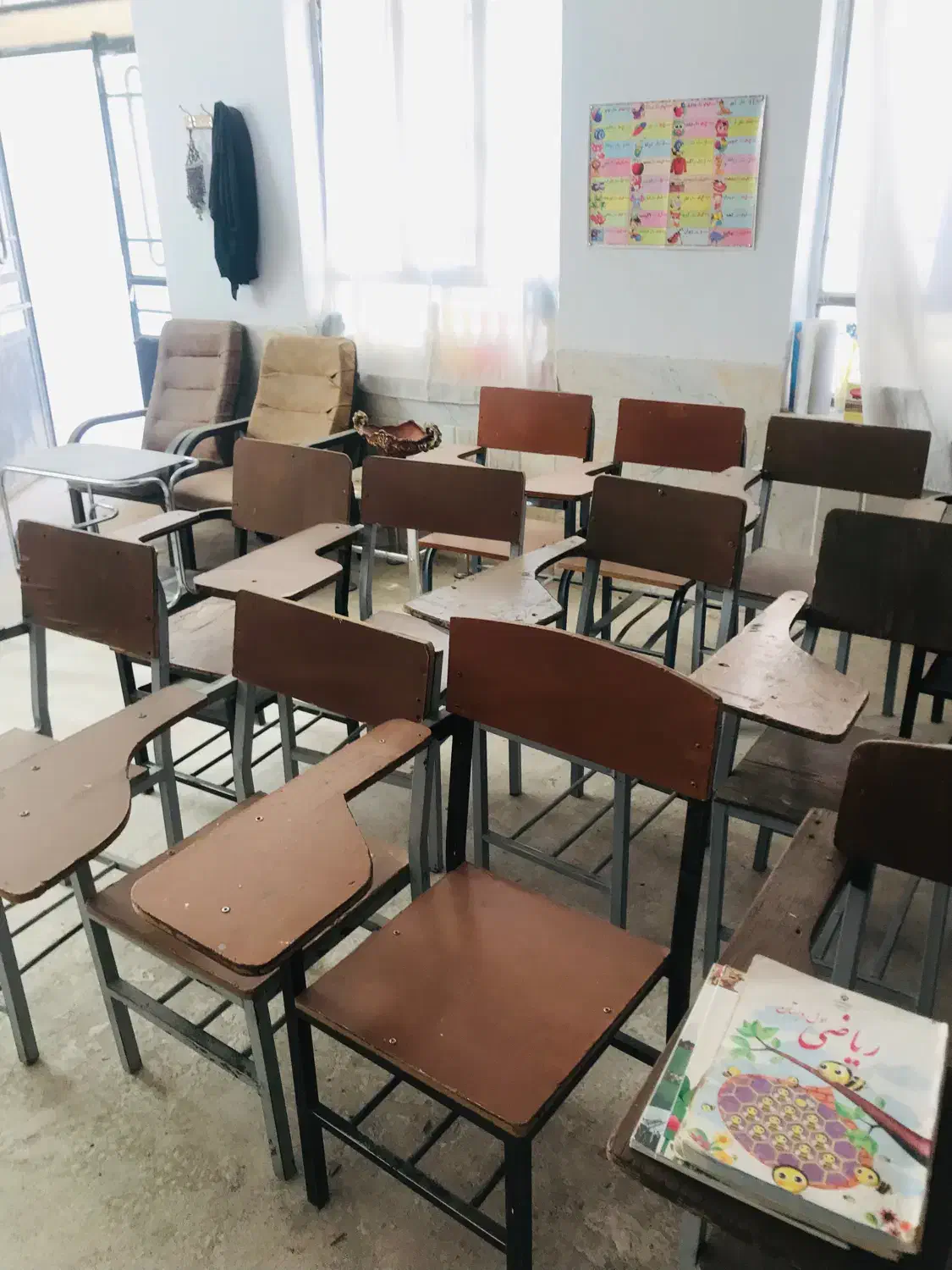 صندلی|صندلی و نیمکت|قائن, |دیوار