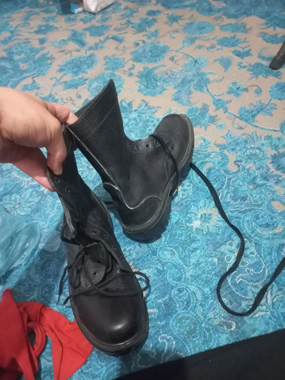 پوتین سربازی|کیف، کفش، کمربند|قدس, شهر‌قدس|دیوار