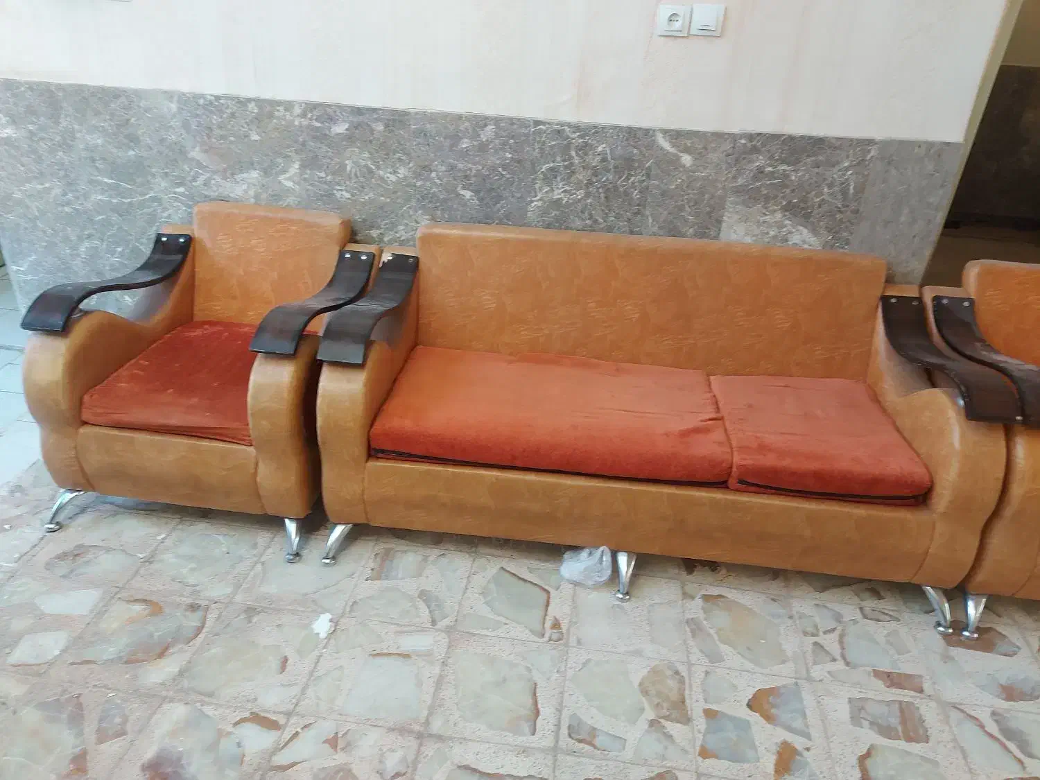 مبل راحتی|مبلمان خانگی و میز عسلی|نجف‌آباد, امیرکبیر|دیوار