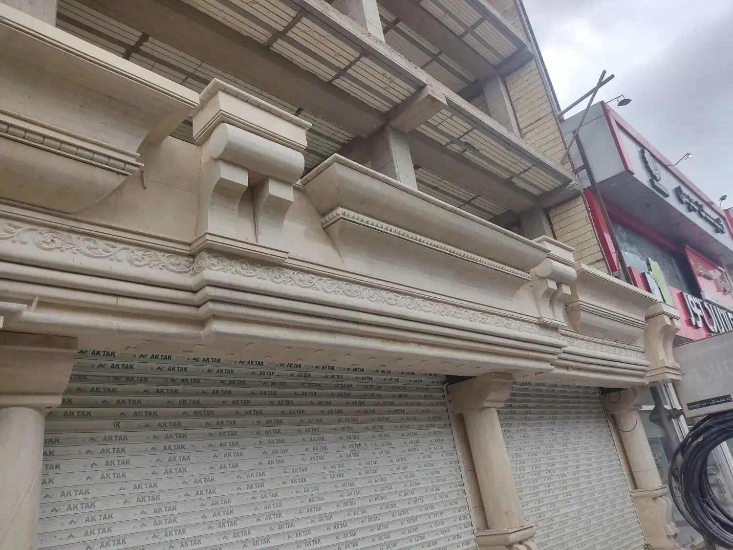 حرفه ای ترین اجرا نماهای رومی سنگی ساختمان|خدمات پیشه و مهارت|رودسر, |دیوار