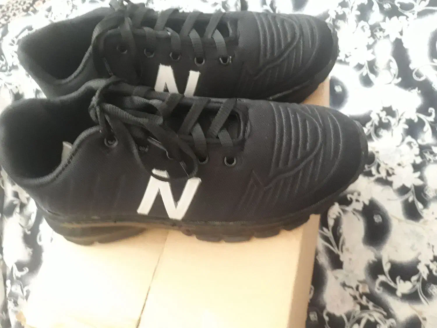 کتونی|کیف، کفش، کمربند|ساوه, |دیوار