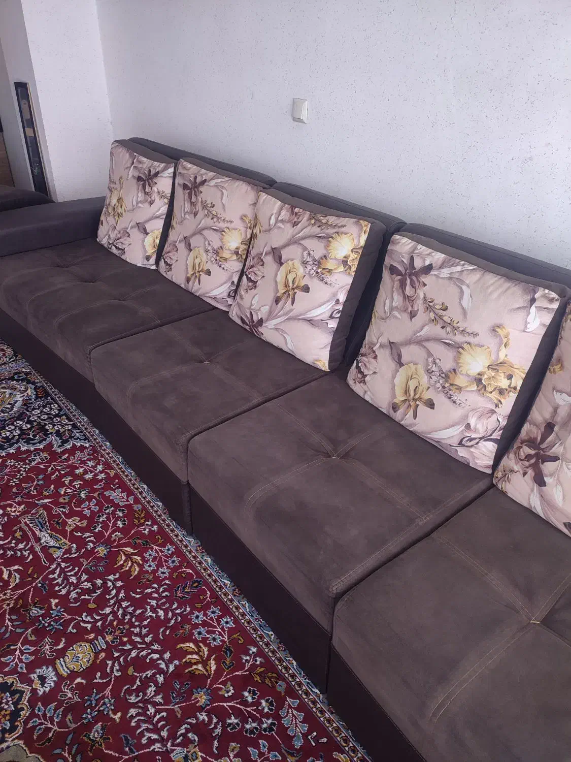 مبل دست دوم در حد نو تمیز راحتی|مبلمان خانگی و میز عسلی|فولادشهر, مسکن مهر فولادشهر|دیوار