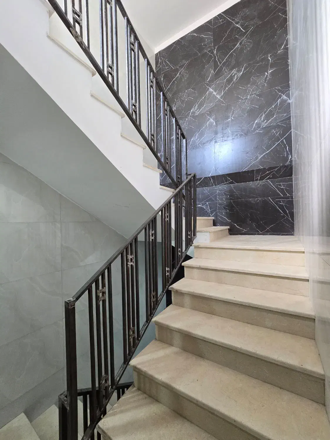 ویلایی سه طبقه سه واحد صفر|فروش خانه و ویلا|شاهینشهر, عطار|دیوار