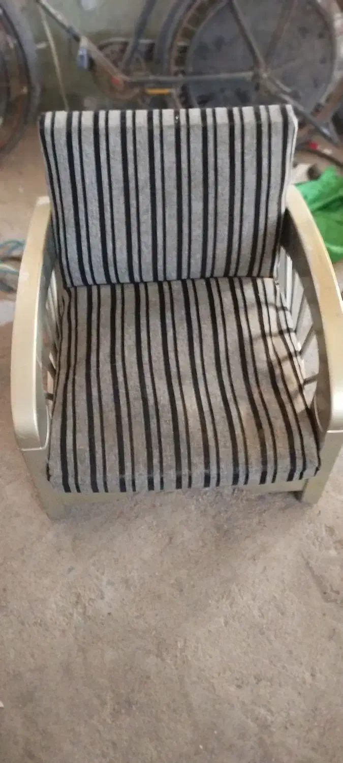 مبل راحتی تخت فلزی اینه روروک کودک کالسکه|مبلمان خانگی و میز عسلی|اردبیل, |دیوار