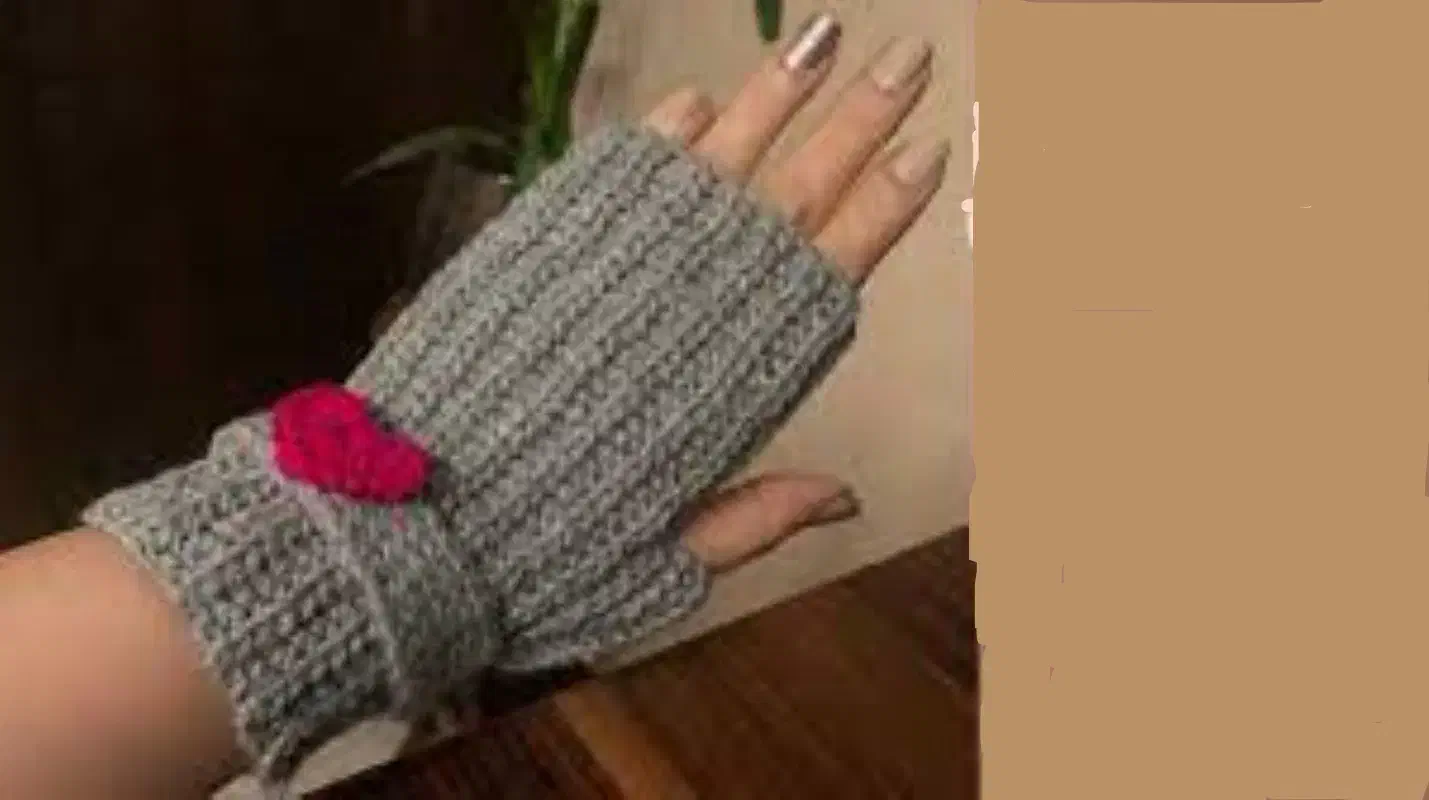 پاپوش و دستکش و....دستبافت|لباس|اصفهان, پروین|دیوار