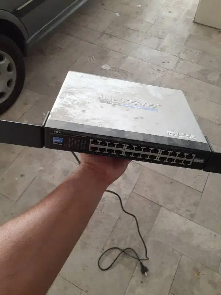 سوییچ۲۴پورت لینک سیسکو مدلsr224|مودم و تجهیزات شبکه|کرج, گلشهر|دیوار