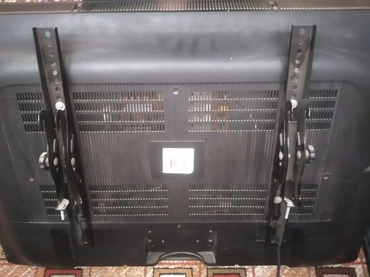 تلویزیون ۳۹اینچ|تلویزیون و پروژکتور|بجنورد, |دیوار