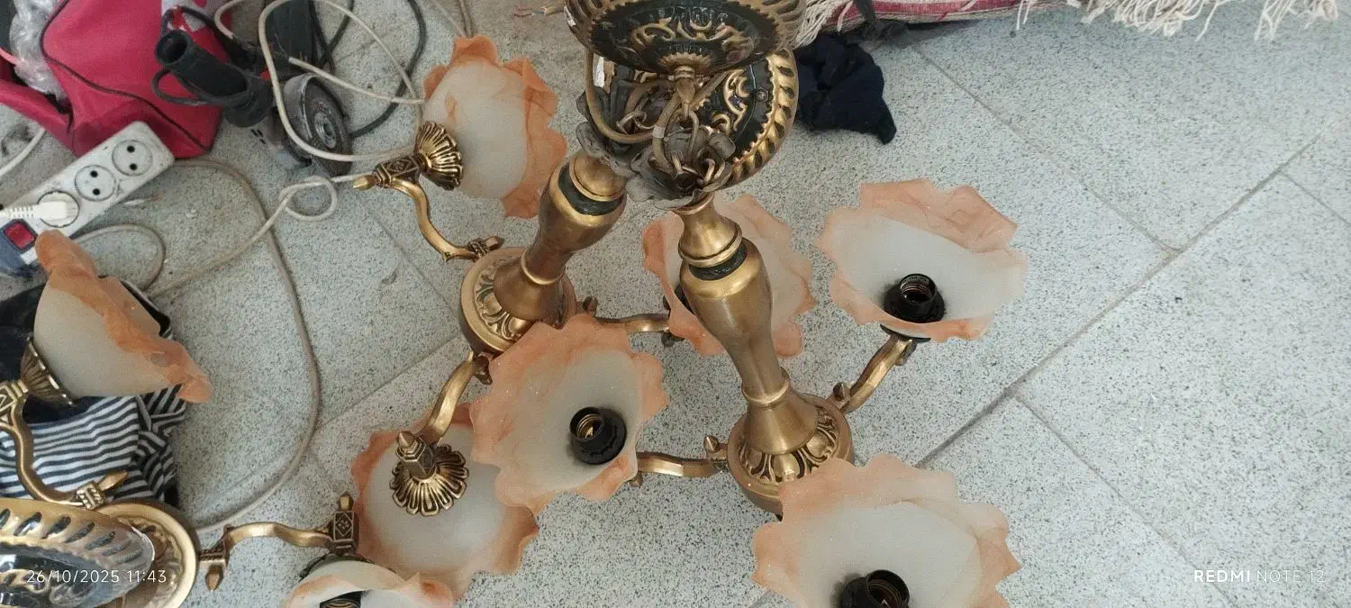 سه عدد لوستر شبیه هم جنس آلیاژ درحدنو|لوستر و چراغ آویز|اراک, |دیوار