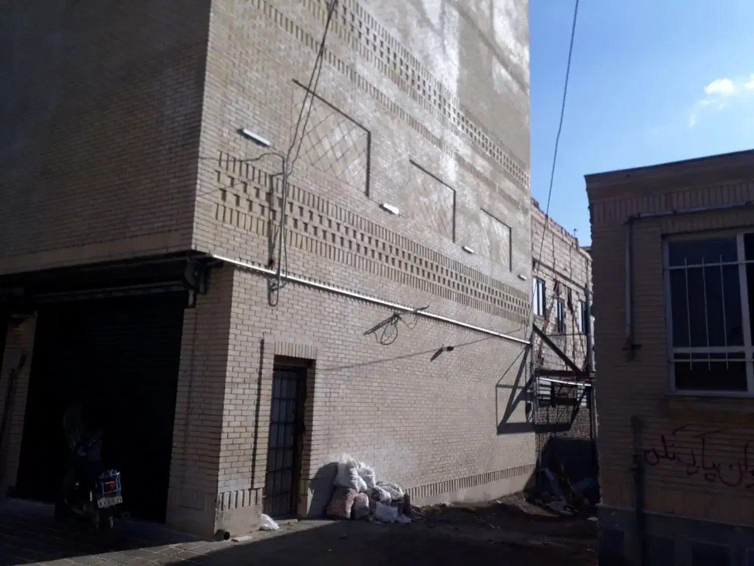 ملک با موقعیت تجاری واقع در شریعتمداری|فروش زمین و ملک کلنگی|سبزوار, قائم|دیوار