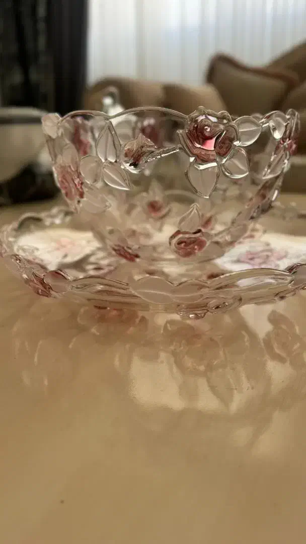 تعدادی ظرف بلوری اکسسوری منزل لوکس و یک عدد سرخ کن|حراج|ایلام, |دیوار