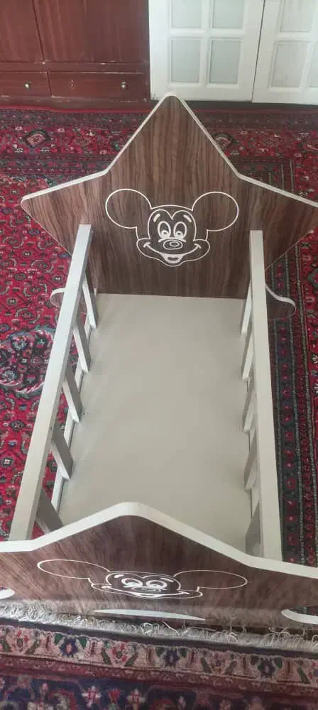 گهواره نوزاد|تخت و صندلی بچه|خوی, |دیوار