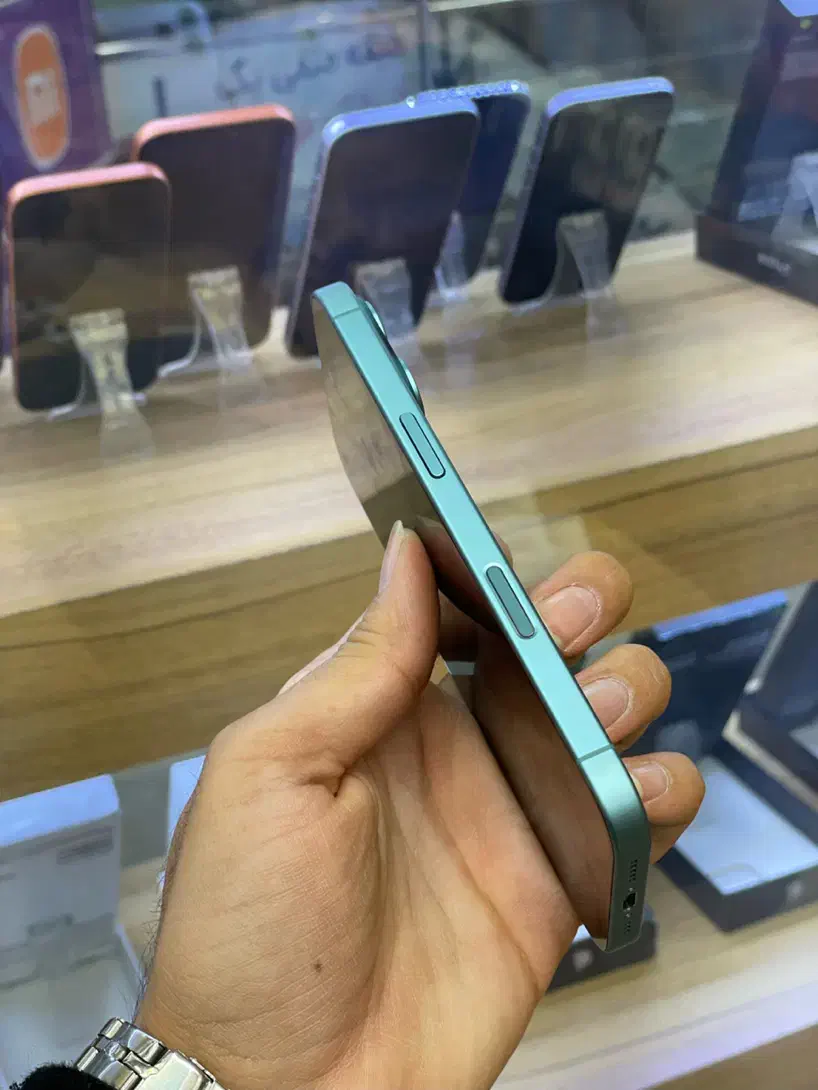 اپل iphone 16 نرمال ۱۲۸ گیگ با ریجستر|موبایل|مشهد, عامل|دیوار