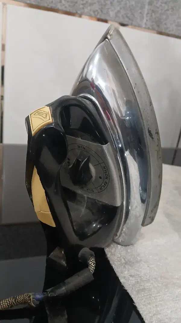 اتوقدیمی عطیقه|کلکسیون اشیاء عتیقه|نهاوند, |دیوار