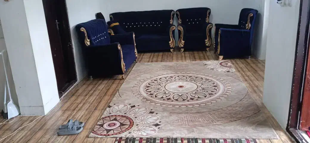 فرش|فرش|بندر انزلی, لیچارگی حسن رود|دیوار