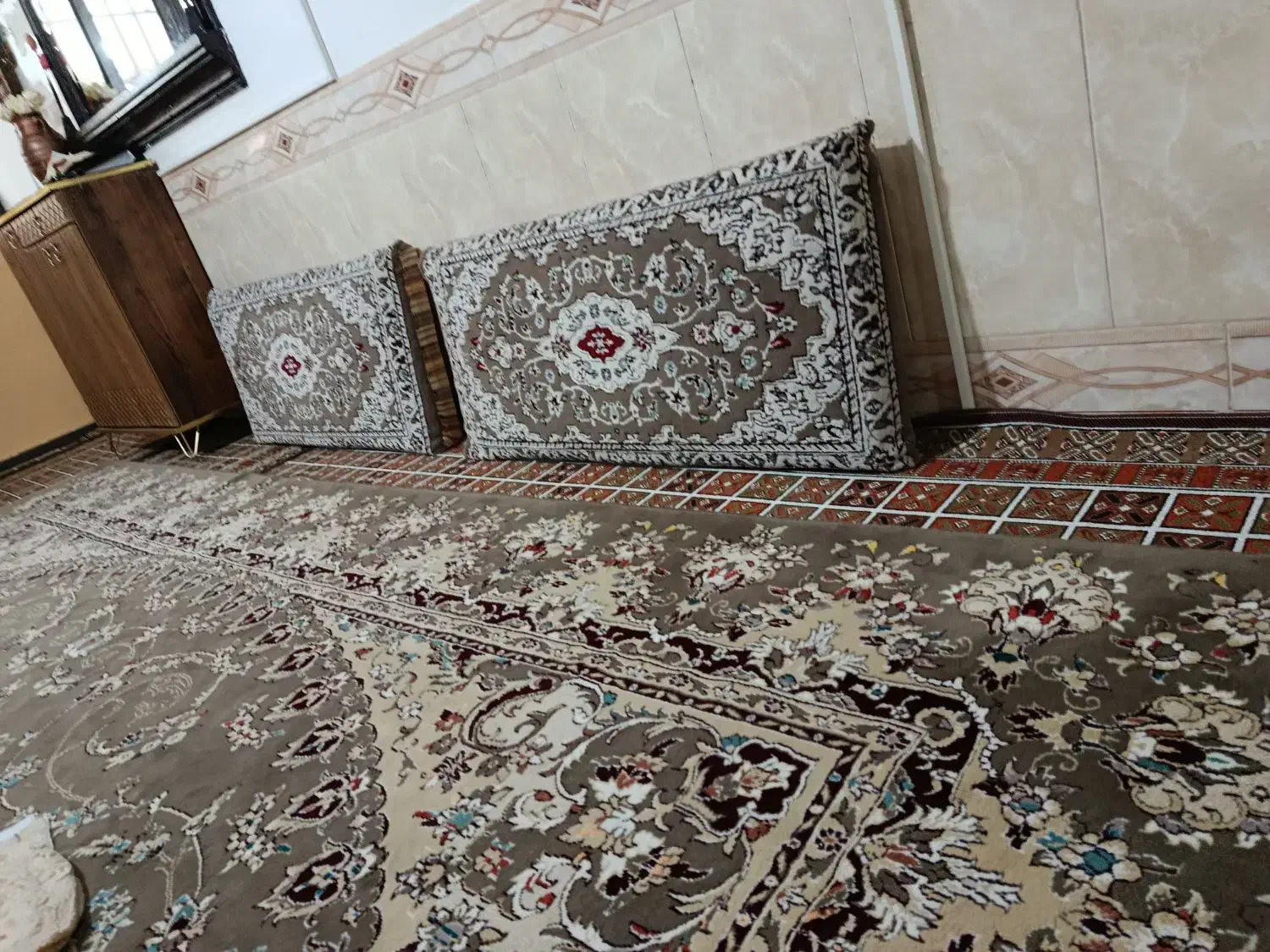 پشتی|پشتی|بیرجند, |دیوار