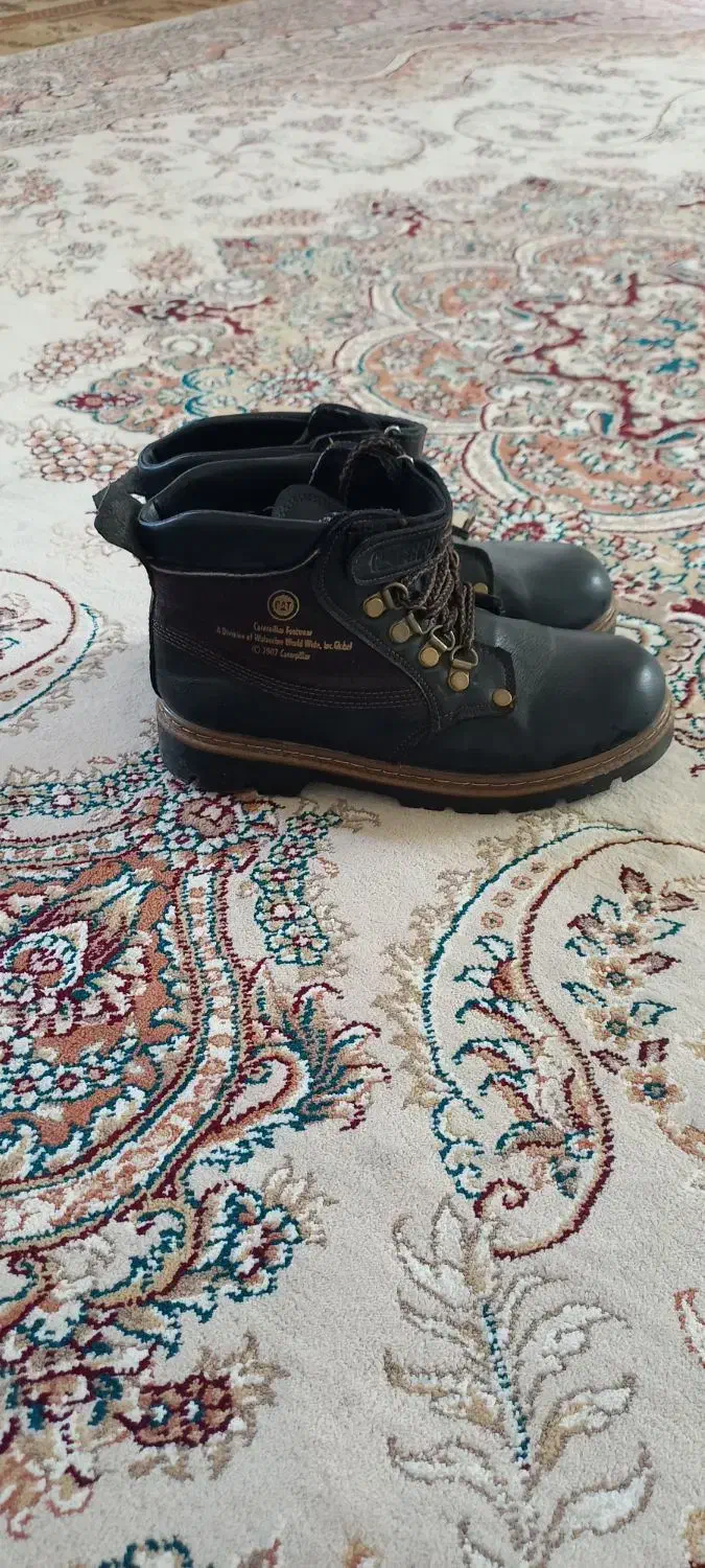 کتونی نیم بوت سایز۳۸ محل سکونت خرم ابادهستم|کیف، کفش، کمربند|رومشکان, |دیوار