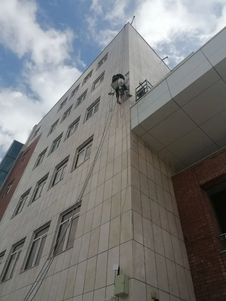 استخدام نیروی کار در ارتفاع آقا|استخدام صنعتی، فنی، مهندسی|کرمان, |دیوار