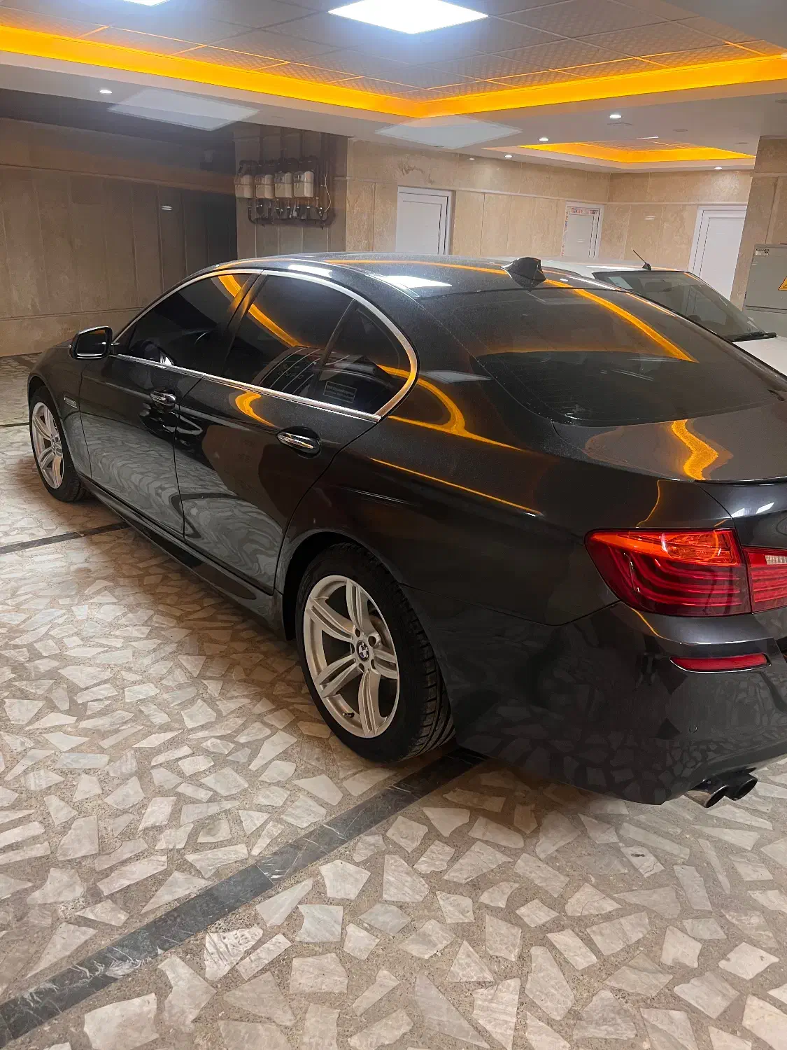 بی ام وه ۵۲۸|خودرو سواری و وانت|رشت, رشتیان|دیوار