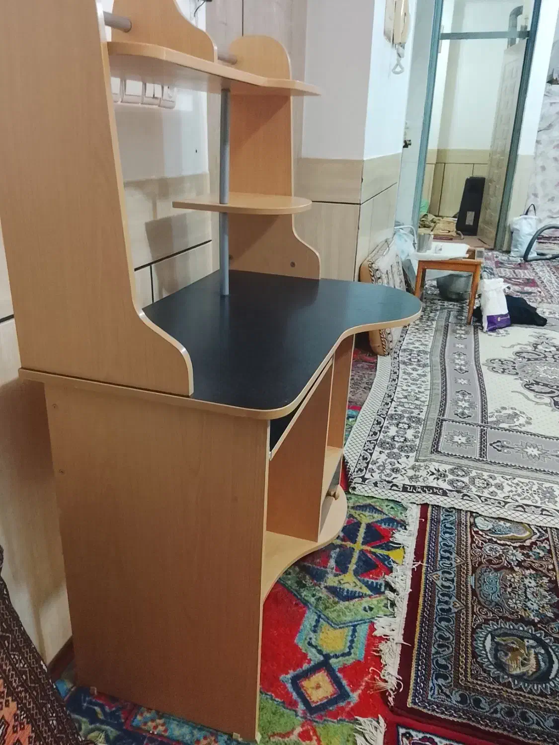 میز کامپیوتر کاملا سالم|میز تحریر و کامپیوتر|شهرکرد, |دیوار